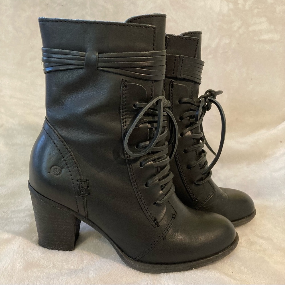 Like New boc by Born Black Leather Boot Lace Up Mid High Heel Heeled 6.5 womens